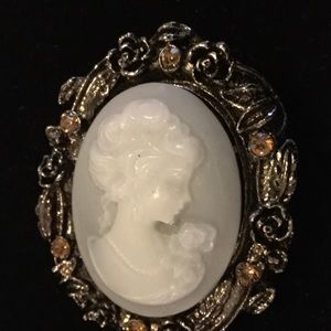 💥Vintage Carved Cameo Blue Brooch Stone Rim💥